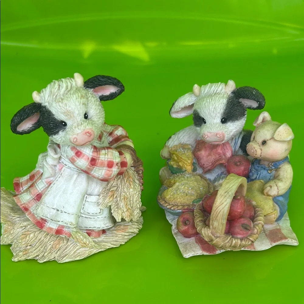Adorable Vintage Enesco Cow Figurine Set - Black and White